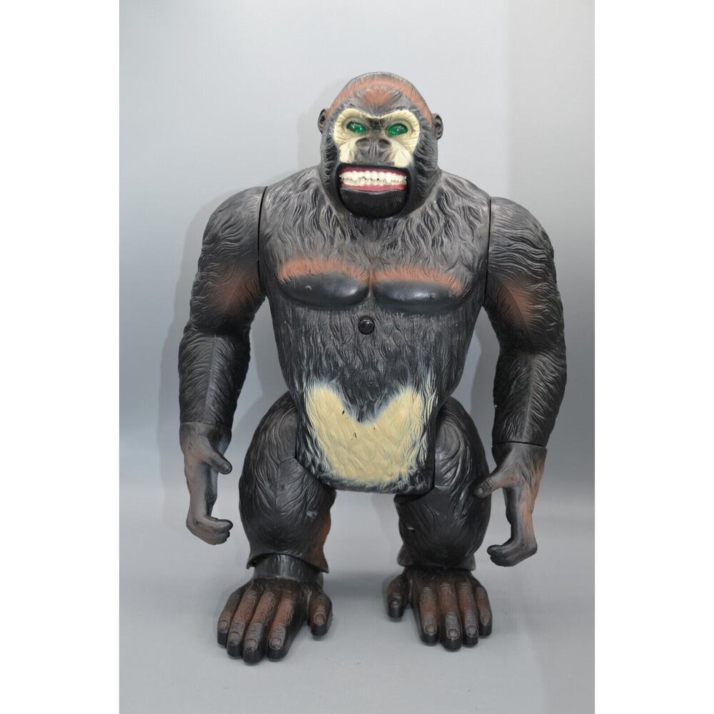 1995 New Bright Toys 13" Jungle Beast King Kong Walks Lights Up Roars See Video